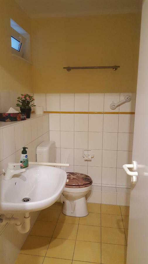 Loui's Wiek Apartment *